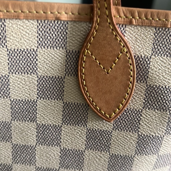 Almost brand new no stains excellent condition. - Picture 3 of 7